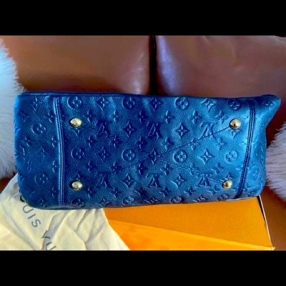 Authentic Louis Vuitton Artsy Navy Monogram (Rare) - Picture 9 of 10